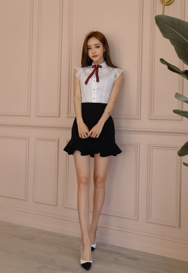 恬静杜塞尔多夫少女衣裙