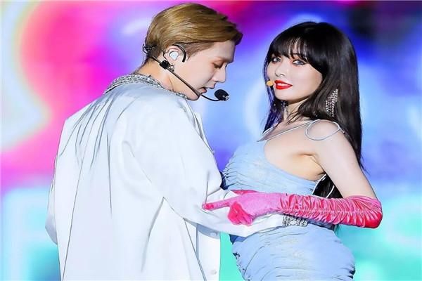 泫雅男友消失34天，发文道歉称并非自己意愿，透露公开恋情后惨状