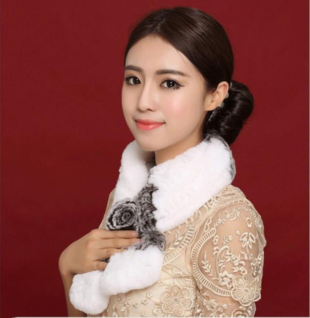 小智图说-看上去很文静落落大方很气质的女神范美女