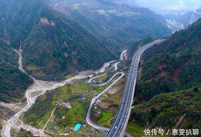 世界最难建的三条路全部在中国, 全程建桥挖隧道, 一路壮观美景