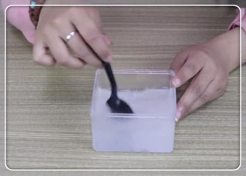 皮肤又黑又暗黄，自己在家就能做美白溶液，效果超赞！