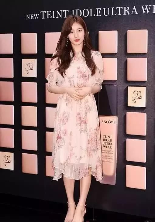 裴秀智上身厚实像过冬，下身却超短裙秀美腿，辣眼睛，粗到不敢看