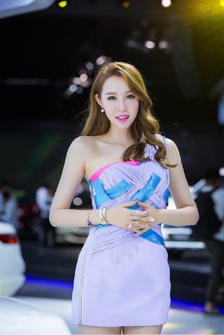  [美女]时尚穿搭第九十七期，车模美女的气质穿搭美照