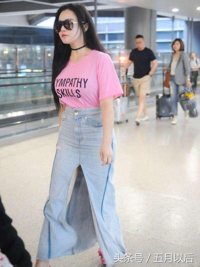 一直以为柳岩的曲线已经够傲人的了，直到看到冉莹颖的被秒到了