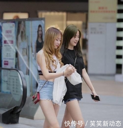  怦然心动■街拍：这么美的姐妹花，看了怦然心动