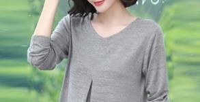 老婆也太逗!50岁还敢穿秋装女装搭白裤，简直让人哭笑不得