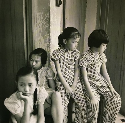 他是东方街头摄影大师，记录了50年前的香港街头