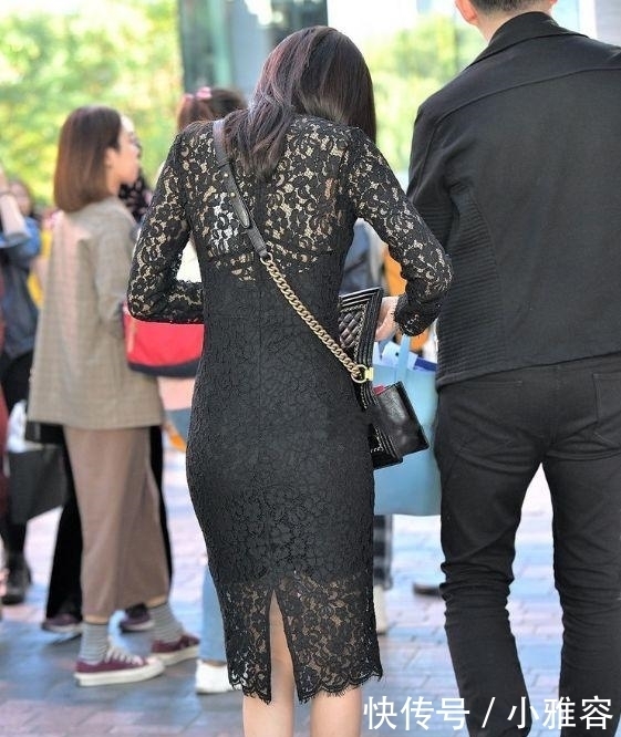  看不得■街拍：应该是位殿堂级的女神，一般人也看不得！