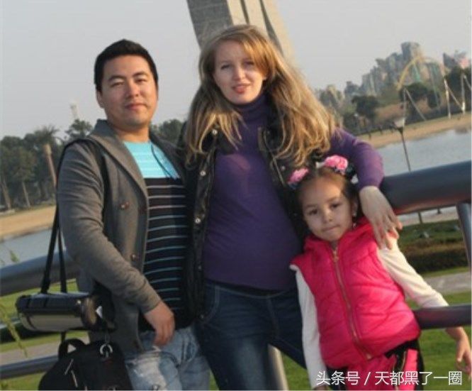 镜头下:中国小伙和乌克兰媳妇的日常，为什么都盯着最后一图?