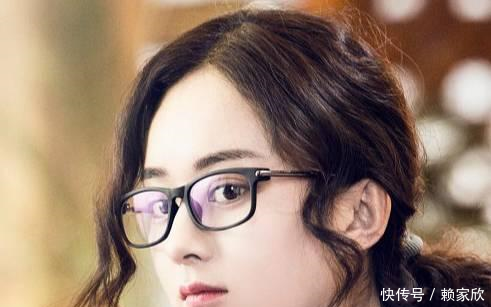 别以为戴眼镜就没法化妆，看看赵丽颖怎么用眼镜妆扑倒塘主！
