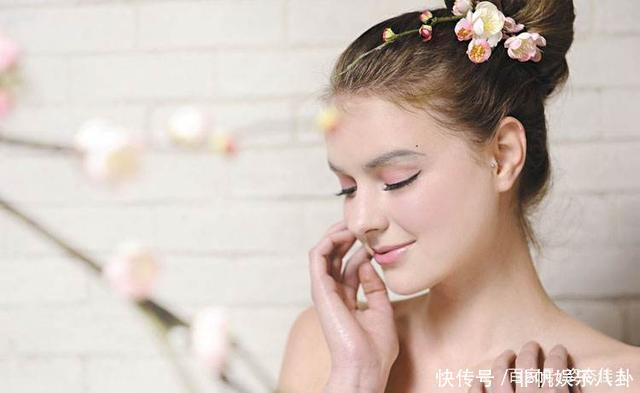  『白淡斑』牙膏与“它”混合，居然可以美白淡斑，用了半个月，皮肤又白又嫩