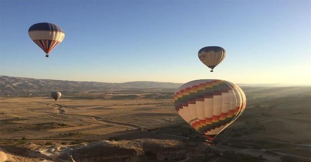 为什么去三亚的游客越来越少了？原因很无奈，当地人却表示很正常