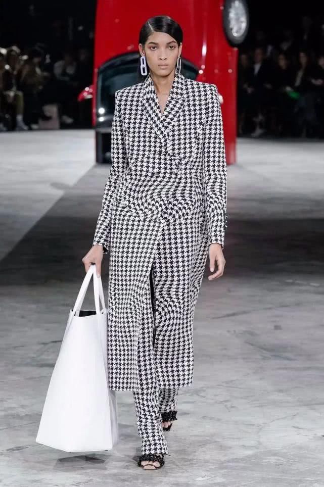  『Off』运动潮牌也可以很时髦丨Off-White 2020 秋冬系列
