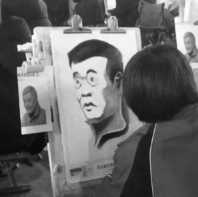 考试要求画赵本山, 看了美术生的试卷后, 网友: