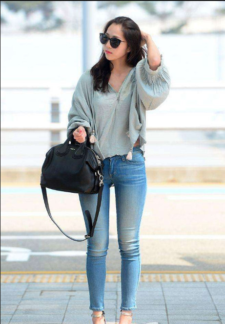 紧身裤青春流行风格独特，掩盖不住潮流的感觉