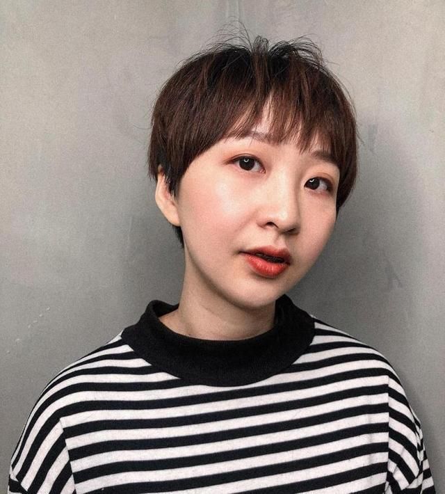  [细软]你是粗硬发，还是细软发？从你的发质选对命定发型，脸小一倍