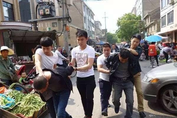  「摊位」在农村赶集，这3个摊位要远离，有钱也别着急买，已经有