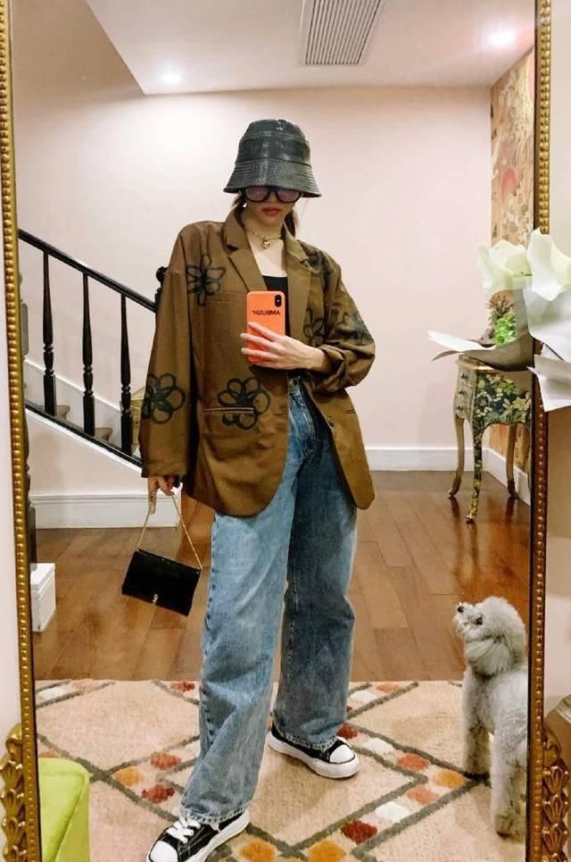  必需：衣柜必需的3条神裤，那样搭靴子大粗腿都不爆雷！