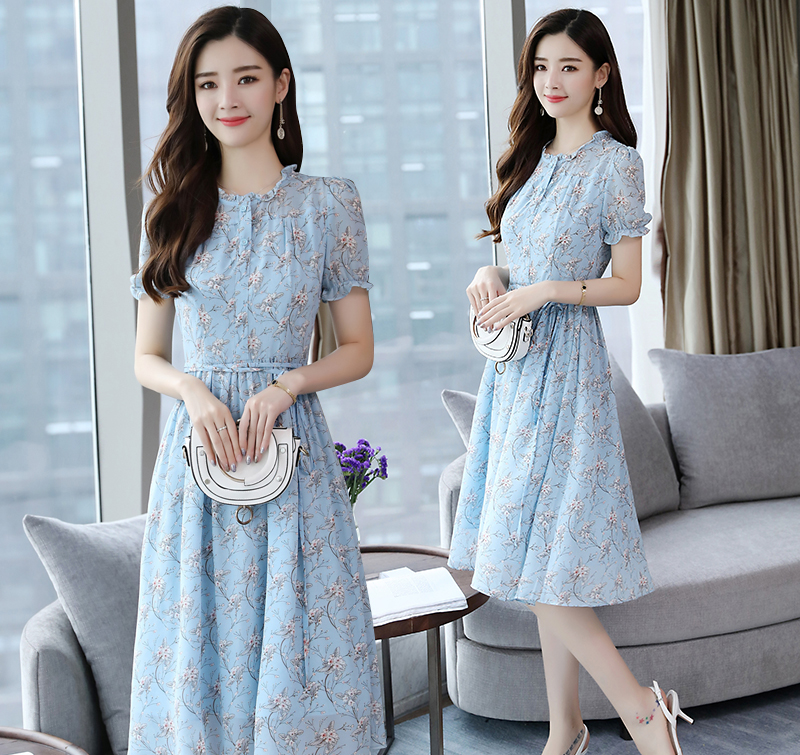 女人多大都不能当黄脸婆，这几款连衣裙优雅高贵，走哪都好有气场