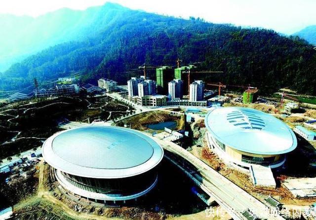  五峰县|曾是湖北最小的县城, 远看像一个镇, 搬迁后发展迅速