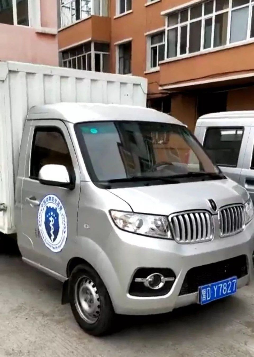 网警辟谣丨捡死猪做吃的?谣言!!!