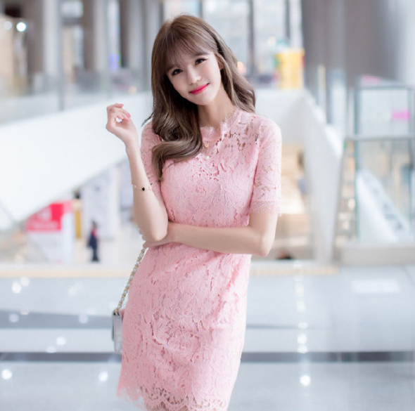 紧身包臀裙：让身材轮廓更加美观，增添女性韵味！