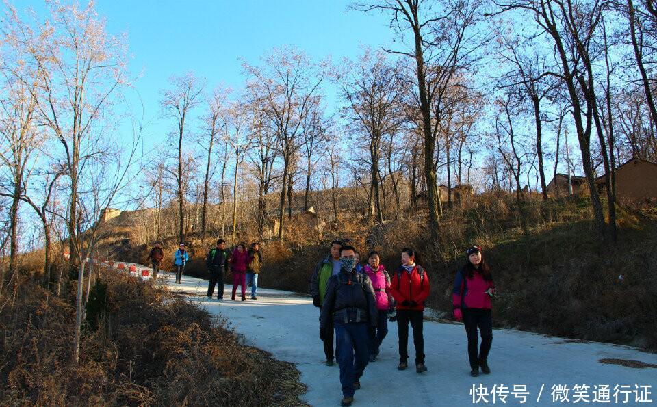 七律·徒步秦亭山（新韵）