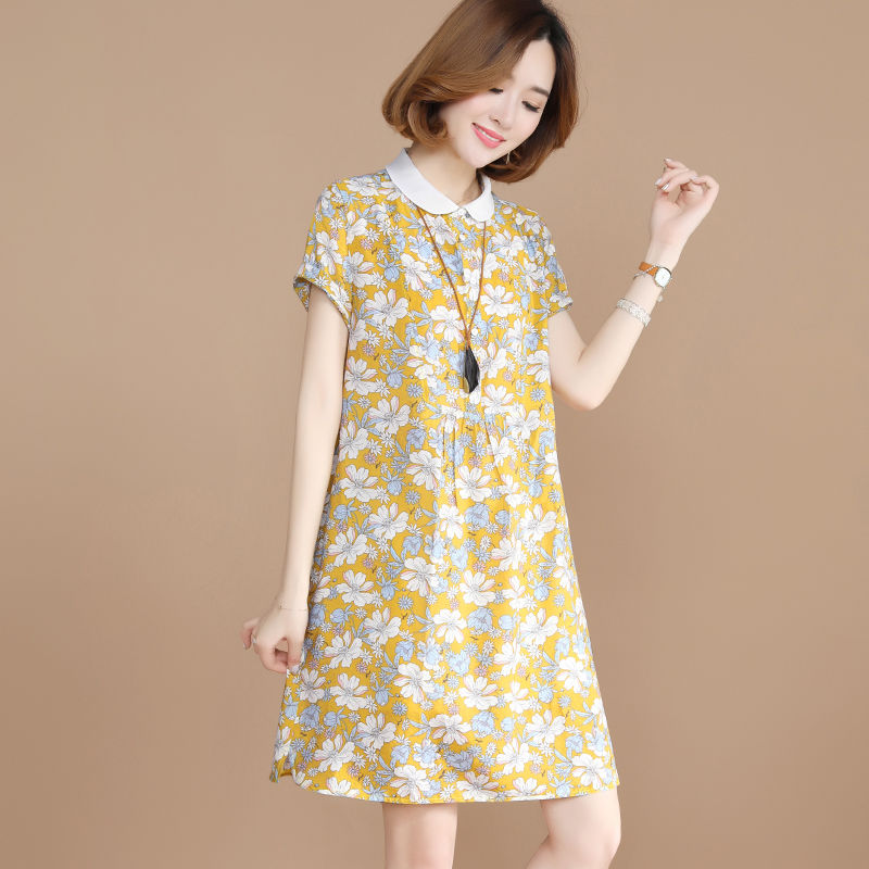 70后姑姑穿这“娃娃领”减龄裙后，洋气显年轻，美的路人三回头