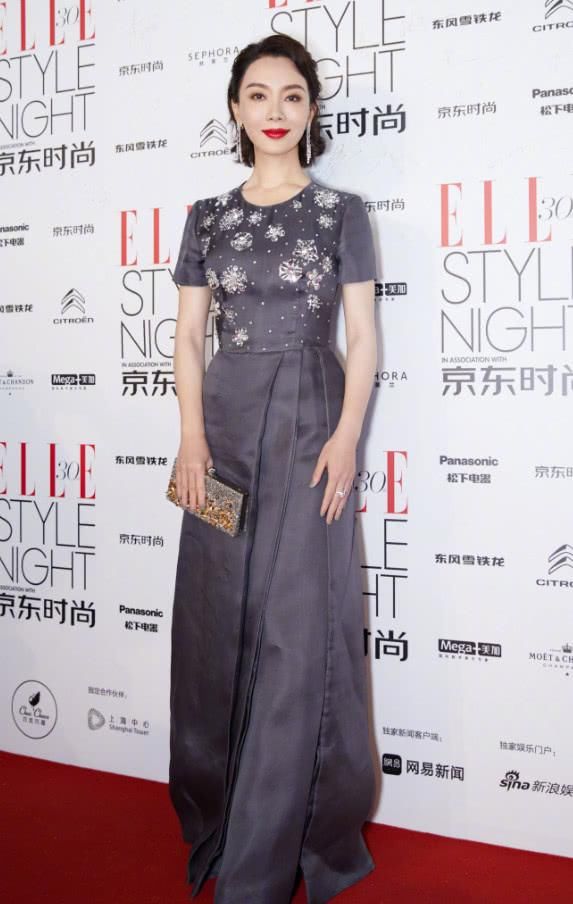 女人过了40岁不要“老去”，学学陈数，要把41岁活成21岁！