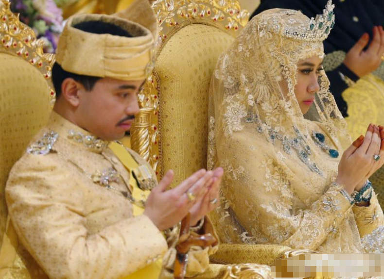 贵为王妃却土到一定境界, 斥资一亿美元的世纪婚礼, 败给了一双肉