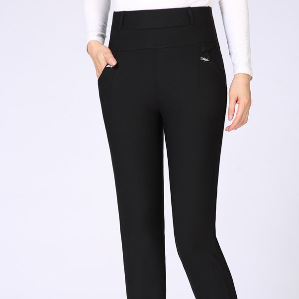 厉害了我的妈妈，秋天这样穿出门，瞧着比大姑娘还嫩美的多