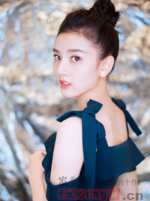 夏季清新甜美女生丸子头 清纯灵动显气质