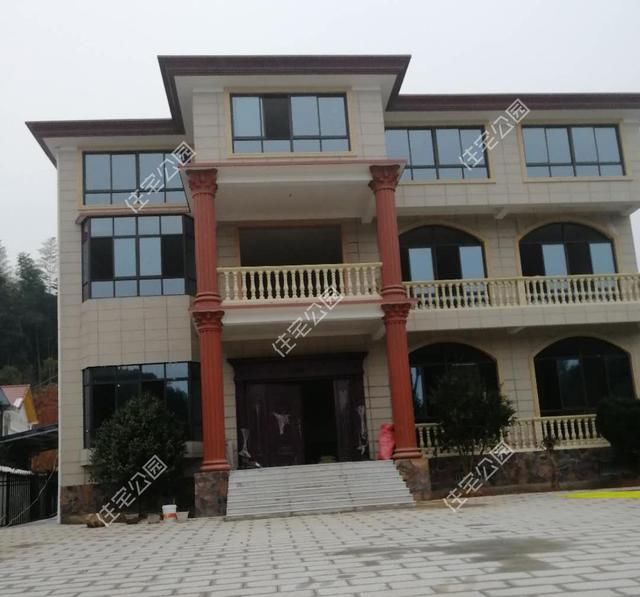 为啥南方盖房多是2、3层洋楼，北方农村却基本上都是平层大院