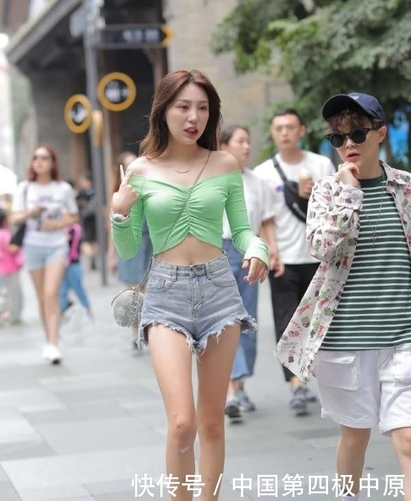  美女|很想知道, 美女腿上的伤怎么来的