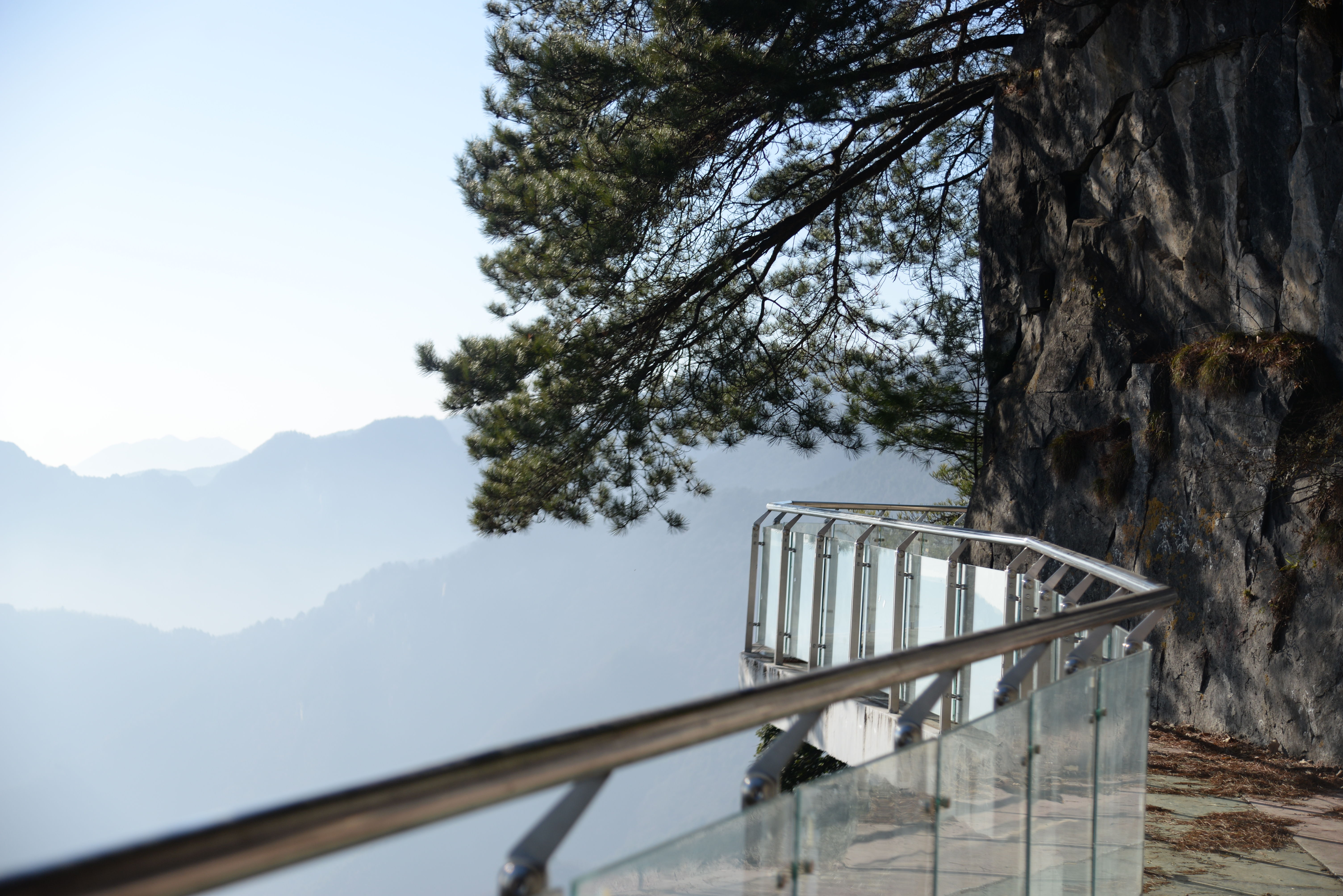 陕西第一名山景色秀丽，冬季游客稀少可怜