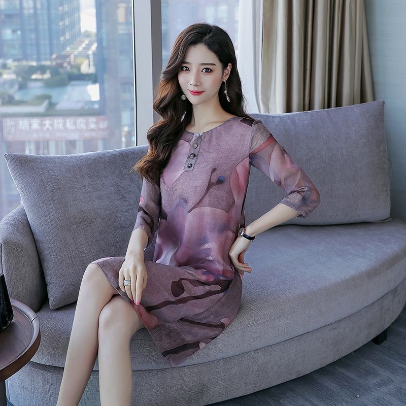 52岁老婆真开窍了!学下面女人这样穿，高雅巧显瘦，忒美嫩动人