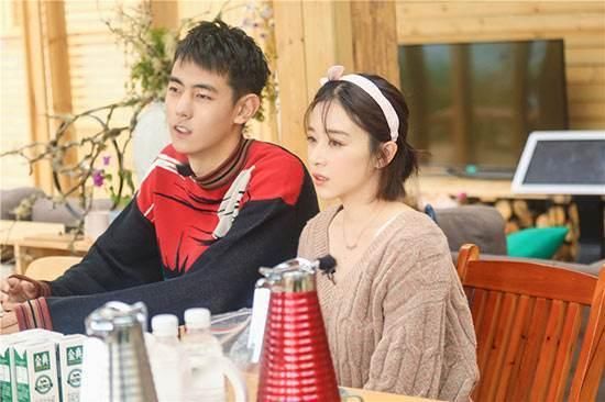 阚清子发微博回应，确认与纪凌尘已分手，郑爽的评论引发热议