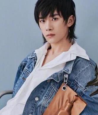 男星鲻鱼头发型: 王一博秀气, 范丞丞像精灵, 千玺帅的移不开眼