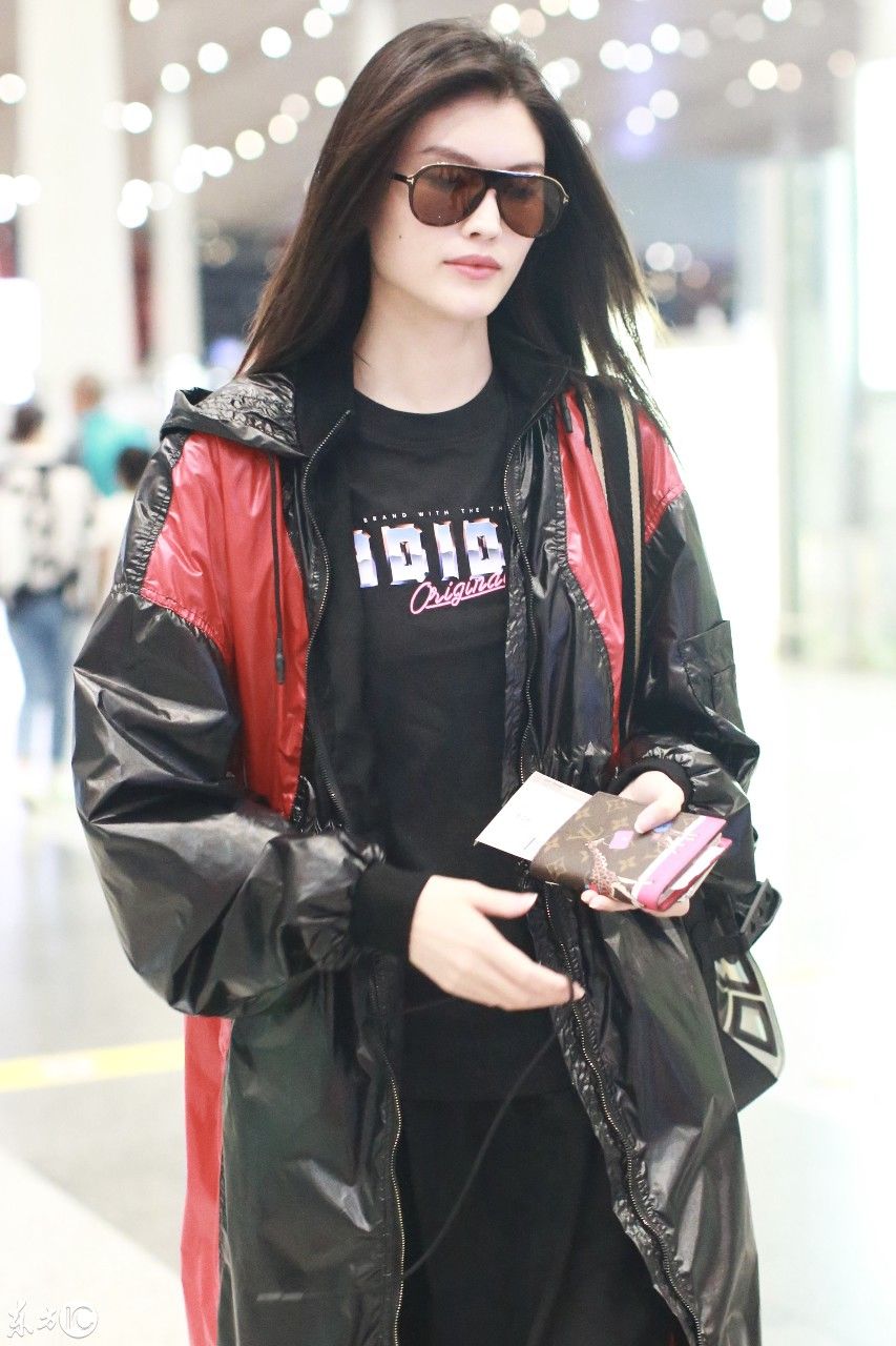 备受欧美时尚圈欢迎的中国超模--何穗