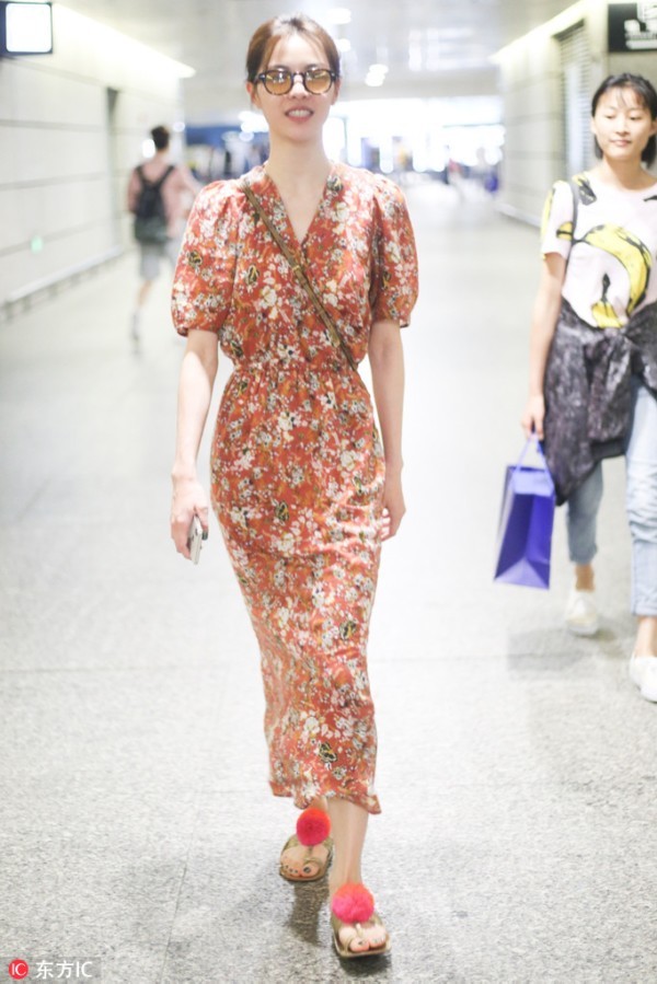 夏季都在穿得连衣裙 搭配这双鞋才能舒适又时髦
