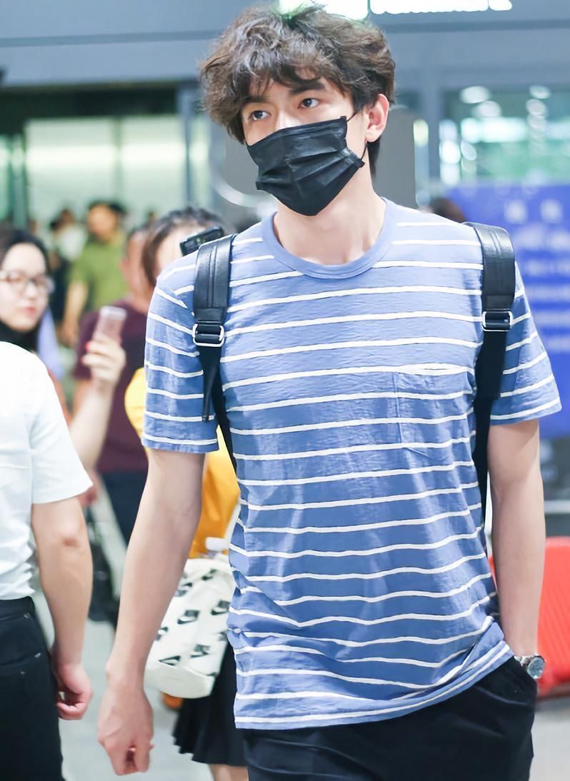 林更新与王丽坤多次“情侣装”撞衫，素颜女神真的要名花有主了?