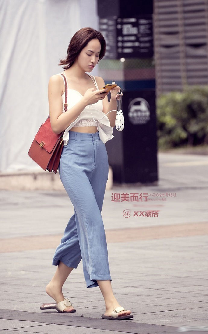 轻熟女人在初秋的时尚穿搭技巧，学会做一个精致的女神