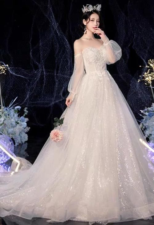  『婚纱』“运动婚纱”PK“仙女婚纱”，一个时尚一个优雅，你中意哪款？