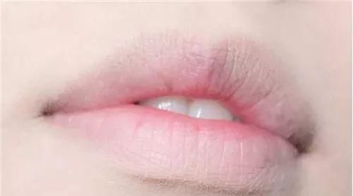 美人计｜高贵妃，你的咬唇妆是喝了一口血吗？！