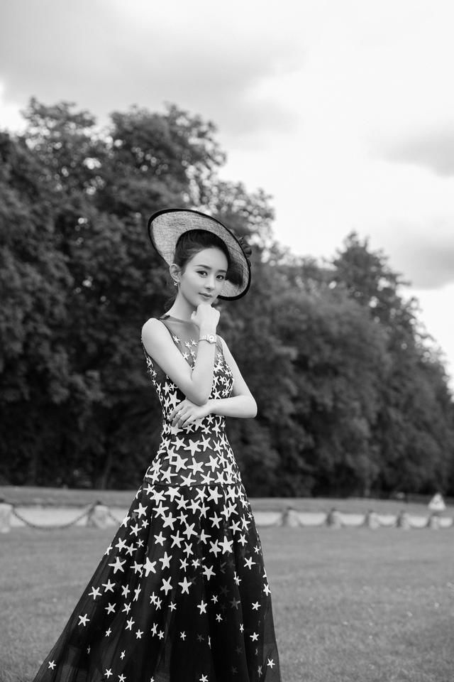 44岁陈慧琳撞衫范冰冰、赵丽颖，网友:昔日女神真是一言难尽!