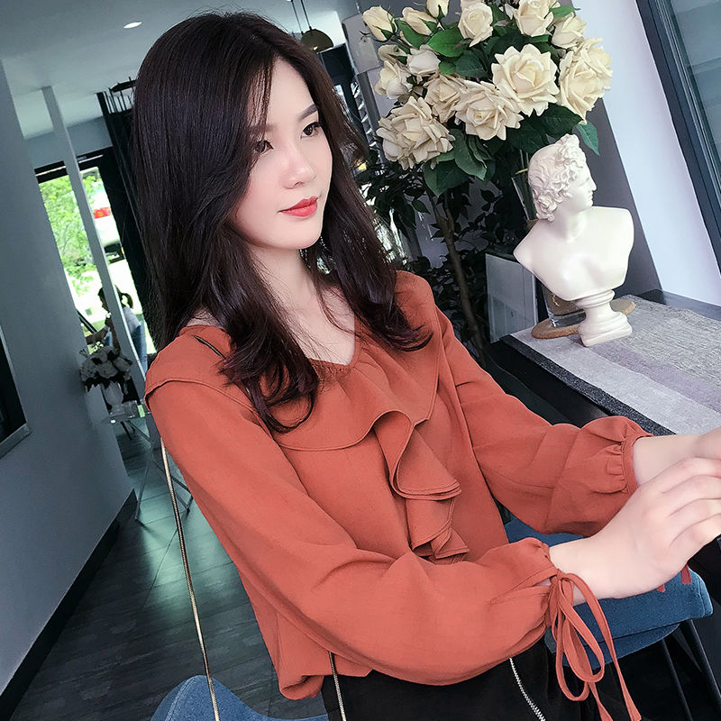 小姨真会打扮，精致小衫+烟管裤，洋气显美嫩，没人看出45岁