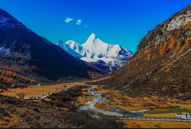 世界园林之母稻城亚丁,人们为什么都称它为“不老的亚丁村”