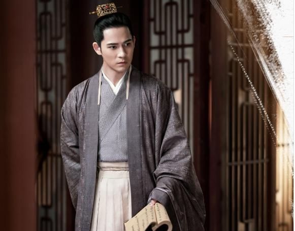 皇帝@《琅琊榜》里这两位，新剧题材“撞衫”，一个演皇帝，一个做娘娘