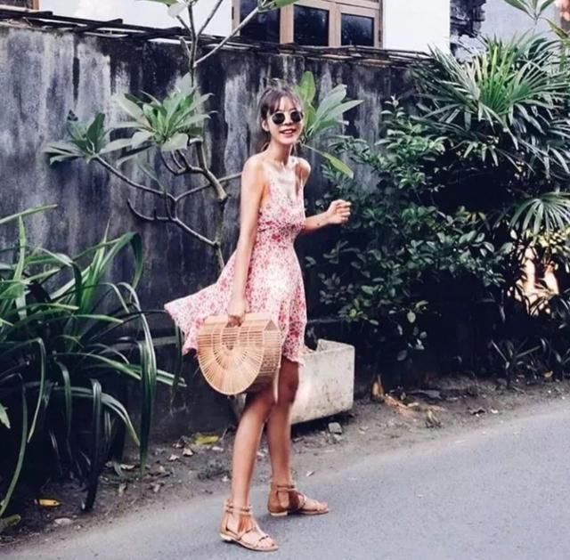 这个“处女脸”的亚洲姑娘,蜂腰翘臀大长腿,迷倒万千宅男!