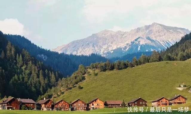 这个美到窒息的国家，用一个煎饼果子就能买到湖景别墅